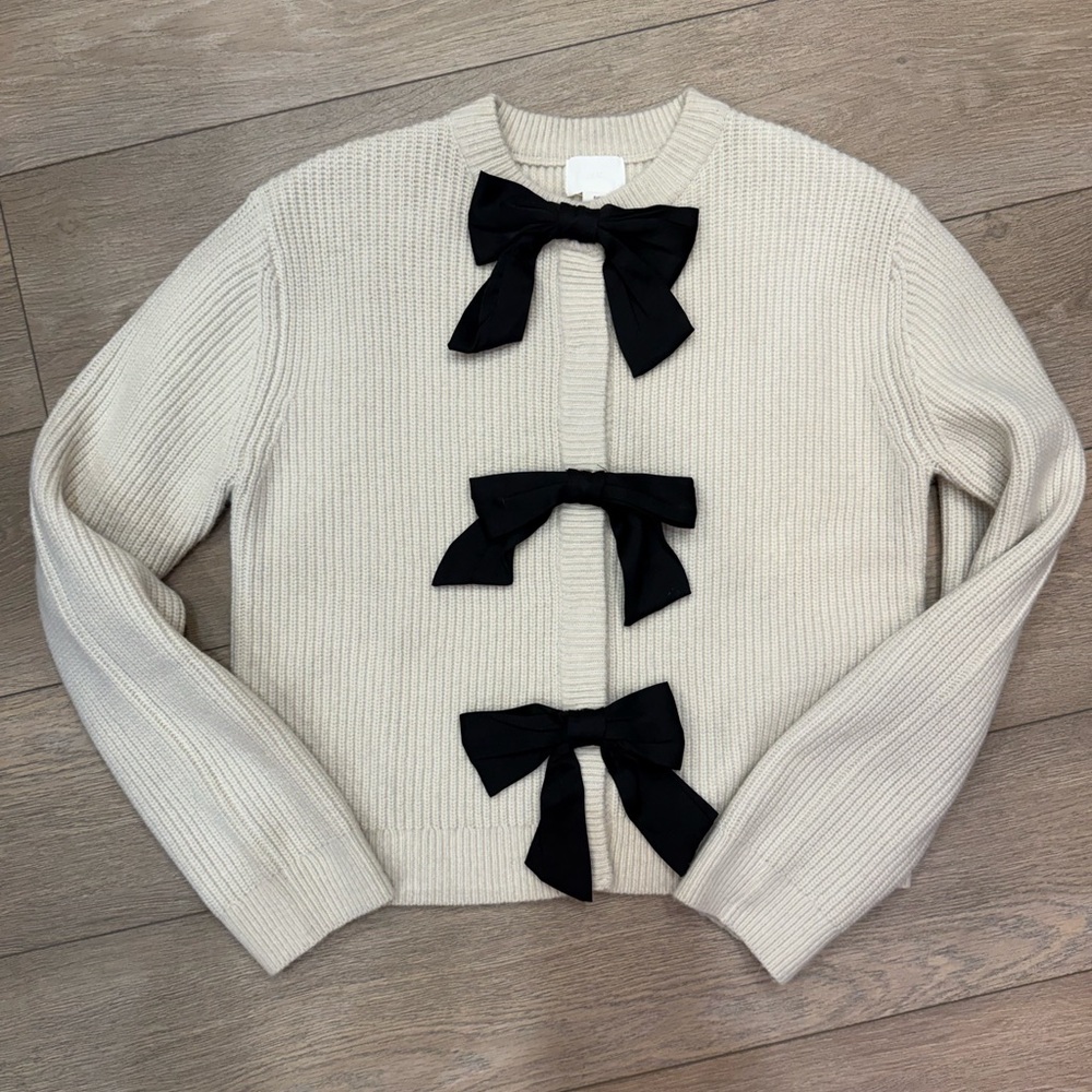 Adorable Cardigan With Bows